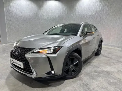Usado Lexus UX Business Edition 184 CV (135 kW) 2022 Gris / plata SUV
