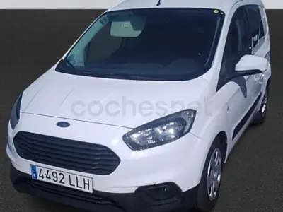 Usado Ford Tourneo Courier Sport 100 CV (73 kW) 2021 Blanco Monovolumen