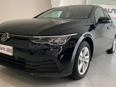Usado VW Golf VIII Life 115 CV (84 kW) 2020 Negro Berlina