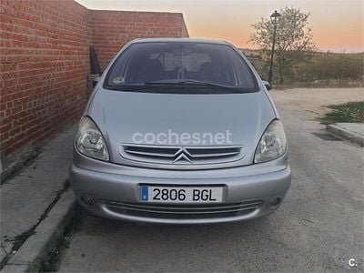 Usado Citroën Xsara Picasso 117 CV (86 kW) 2001 Gris / plata Monovolumen