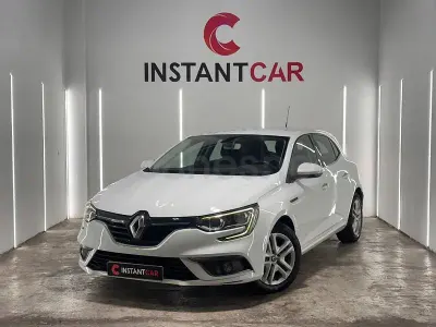 Occasion Renault Mégane IV Bose Edition 110 PK (80 kW) 2018 Wit Sedan