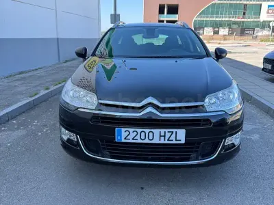 Usado Citroën C5 140 CV (102 kW) 2014 Negro Familiar