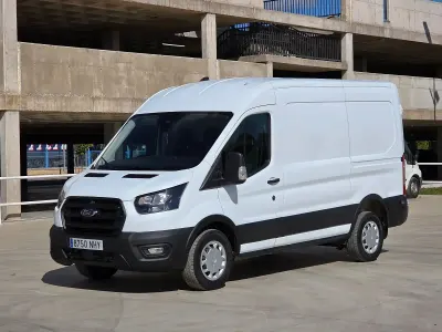 Usado Ford Transit Trend 131 CV (96 kW) 2022 Blanco Van