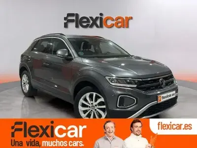 Usado VW T-Roc Life 110 CV (80 kW) 2022 Gris SUV