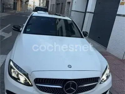 Usado Mercedes C220 AMG line 170 CV (125 kW) 2014 Blanco Berlina