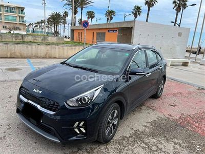 Käytetty Kia Niro 141 HP (103 kW) 2022 Sininen Katumaasturi
