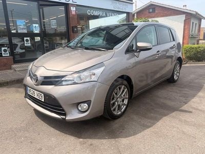 Usado Toyota Verso Advance 132 CV (97 kW) 2014 Gris / plata Monovolumen