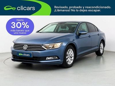 Usado VW Passat Edition 120 CV (88 kW) 2018 Azul Berlina