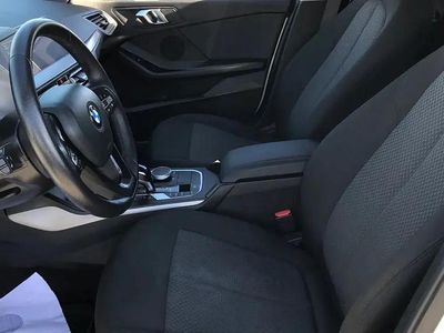 Używany BMW 118 150 KM (110 kW) 2024 Biały Hatchback