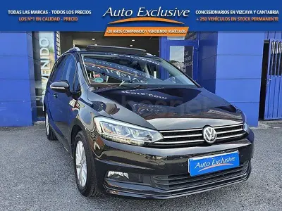 Usado VW Touran Advance 115 CV (84 kW) 2017 Negro Monovolumen