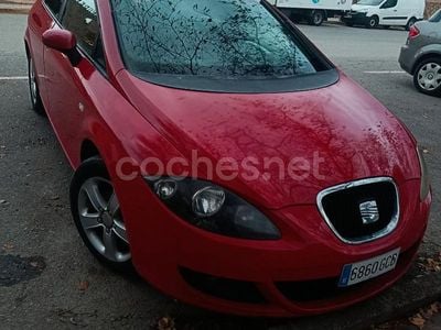 Rojo Usado 2010 Seat Leon Reference Berlina | 3500 € (Buen precio)