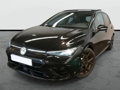 Negro granadilla metalizado Nuevo 2025 VW Golf VIII Black Edition Utilitario | 59.990 €