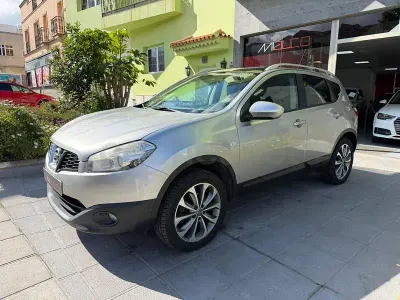 Usado Nissan Qashqai Acenta 106 CV (77 kW) 2010 Gris / plata SUV