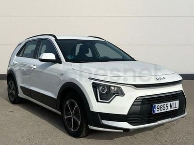 Käytetty Kia Niro 141 HP (103 kW) 2023 Valkoinen Katumaasturi