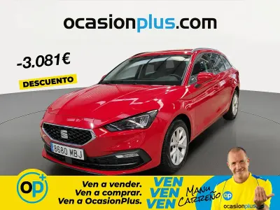 Usado Seat Leon Style 110 CV (80 kW) 2022 Rojo Familiar
