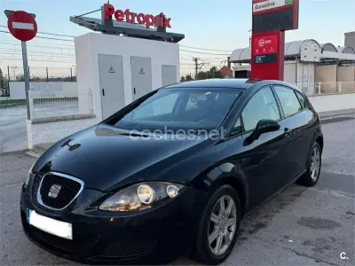 Usado Seat Leon Sport 105 CV (77 kW) 2006 Negro Utilitario