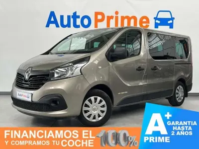 Usado Renault Trafic 125 CV (91 kW) 2017 Beige Monovolumen