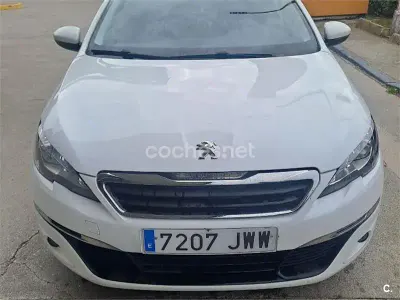 Käytetty Peugeot 308 Access 110 HP (80 kW) 2017 Valkoinen Sedan