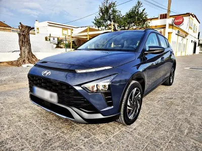 Usado Hyundai Bayon 84 CV (61 kW) 2022 Gris / plata SUV