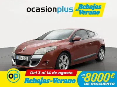 Usado Renault Mégane III Dynamique 105 CV (77 kW) 2009 Naranja Berlina
