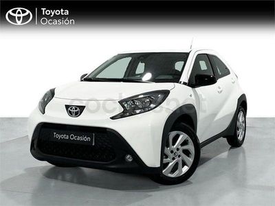 Usado Toyota Aygo X Play 72 CV (52 kW) 2022 Blanco SUV