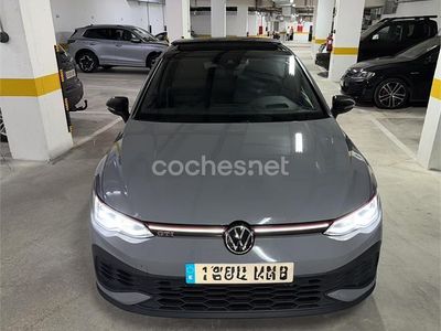 Usado VW Golf VIII GTI Clubsport 301 CV (221 kW) 2022 Gris / plata Berlina