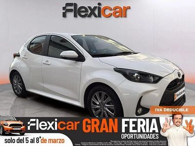 Usado Toyota Yaris Hybrid Active 116 CV (85 kW) 2022 Blanco