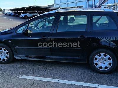 Usado Peugeot 307 90 CV (66 kW) 2006 Negro Familiar