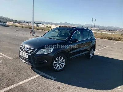 Käytetty VW Tiguan Sport 140 HP (102 kW) 2007 Musta Katumaasturi