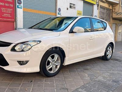 Blanco Usado 2011 Hyundai i30 Comfort Berlina | 7950 € (Precio justo)