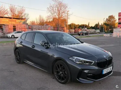 Usado BMW 118 150 CV (110 kW) 2021 Gris / plata Berlina