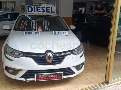 Usado Renault Mégane GrandTour Business 115 CV (84 kW) 2019 Blanco Familiar