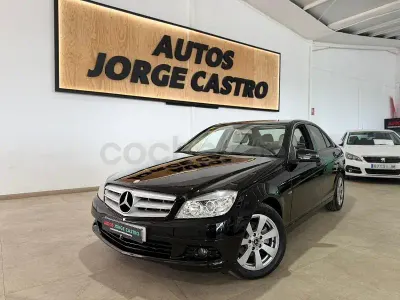 Usado Mercedes C200 Elegance 136 CV (100 kW) 2010 Negro Berlina
