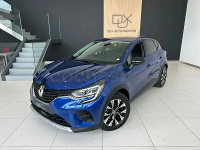Używany Renault Captur Evolution 145 KM (106 kW) 2022 Niebieski SUV