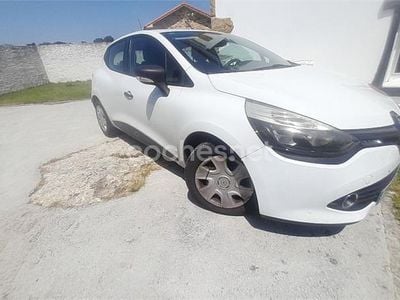 Usado Renault Clio IV Authentique 75 CV (55 kW) 2014 Blanco Berlina