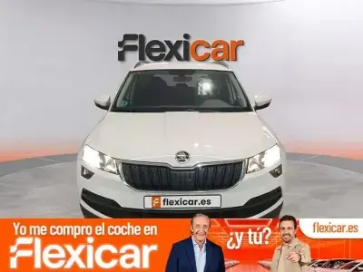 Usado Skoda Karoq Ambition 150 CV (110 kW) 2021 Blanco SUV
