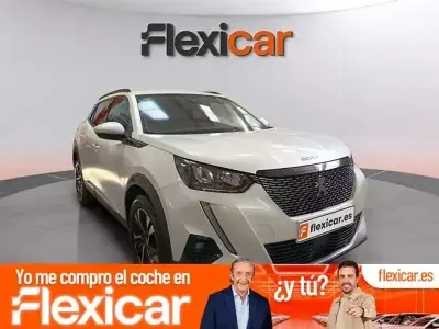 Usado Peugeot 2008 Allure 130 CV (95 kW) 2020 Blanco SUV