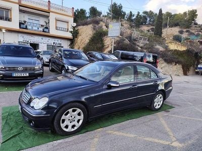 Usado Mercedes C270 Classic 170 CV (125 kW) 2004 Negro Berlina