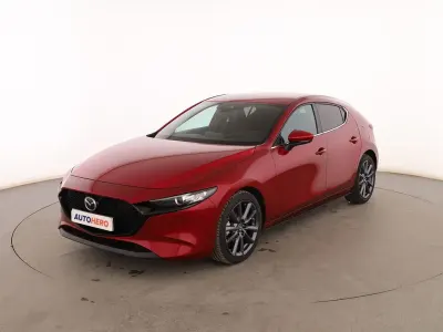 Usado Mazda 3 122 CV (89 kW) 2021 Rojo Utilitario