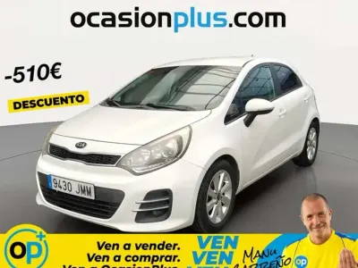 Usado Kia Rio 84 HP (61 kW) 2016 Branco Citadino