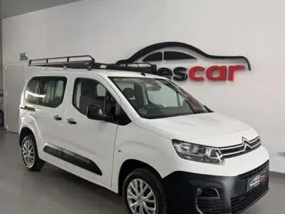Usado Citroën Berlingo Live 102 CV (75 kW) 2022 Blanco Monovolumen