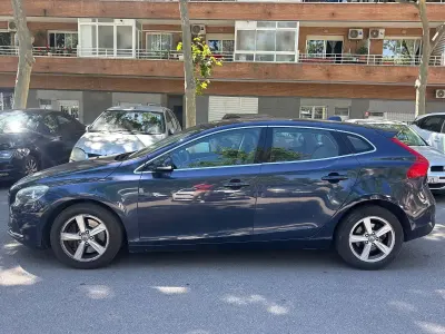 Usado Volvo V40 Kinetic 150 CV (110 kW) 2012 Azul Utilitario