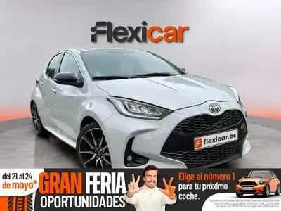 Occasion Toyota Yaris Hybrid Sport 116 PK (85 kW) 2023 Wit Sedan