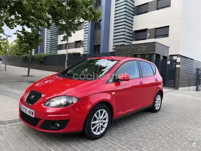 Usado Seat Altea Style 140 CV (102 kW) 2011 Rojo Monovolumen