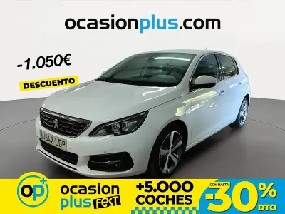 Usado Peugeot 308 Allure 110 CV (80 kW) 2019 Blanco