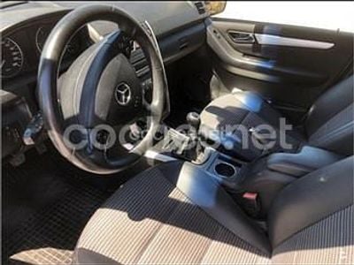 Usado Mercedes A180 Avantgarde 109 CV (80 kW) 2008 Gris / plata Monovolumen