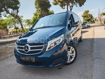 Mercedes V220