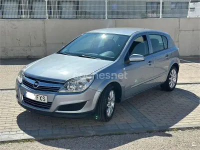 Usado Opel Astra Sport 115 HP (84 kW) 2007 Cinzento Sedan