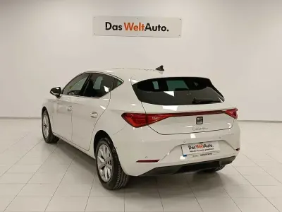 Usado Seat Leon Style 116 CV (85 kW) 2025 Blanco