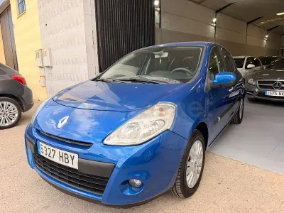 Usado Renault Clio II Dynamique 90 CV (66 kW) 2011 Azul Berlina